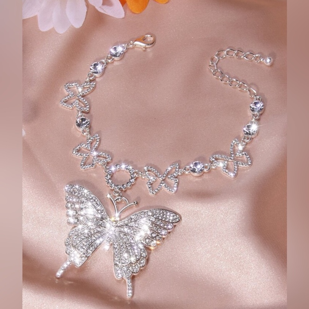 Elegant Silver Butterfly bracelet